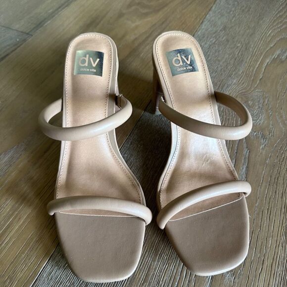 Dolce Vita Halsty Sandal in Carmel - Picture 3 of 9